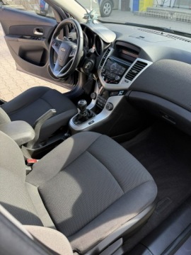 Chevrolet Cruze Hatchback 5d 2.0 VCDI 16V DOHC 163KM 2013 Chevrolet Cruze 1,6 benzyna 126 ps 93 tyś km, zdjęcie 8