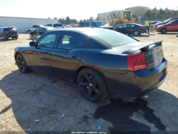 Dodge Charger V 2006 Dodge Charger SRT8 2006 6.1 Benzyna 425KM, zdjęcie 3