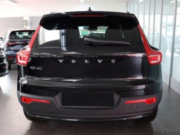 Volvo XC40 2025 VOLVO XC40 B4 Plus Dark Suv 2.0 (211KM) 2025, zdjęcie 2
