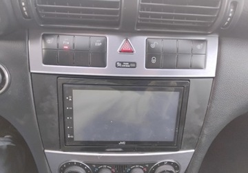 Mercedes CLC 1.8 (180 Kompressor) 143KM 2009 Mercedes-Benz CLC 2009r, 1.8Benzyna. Lekko uszkodzony lewy bok. Jezdzi., zdjęcie 12