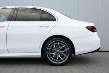 Mercedes Klasa E W213 Limuzyna 2.0 220d 194KM 2020 Mercedes-Benz Klasa E E220d 4 Matic AMG Salon Polska Autotrade Mercedes, zdjęcie 9