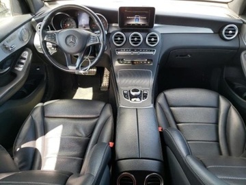 Mercedes GLC C253 2019 Mercedes-Benz GLC 2019 Mercedes-Benz GLC GLC 300 4MATIC Coupe 2.0 Benzyna, zdjęcie 7