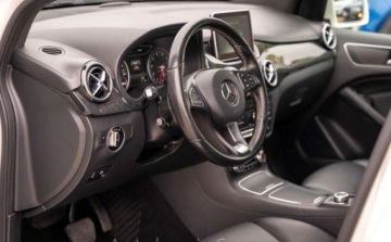 Mercedes Klasa B W246 Sports Tourer 250 BlueEFFICIENCY 211KM 2015 Mercedes-Benz Klasa B Mercedes-Benz Klasa B W246 250 4-Matic 211KM 2.0, zdjęcie 9