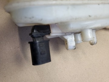 ДАТЧИК БАЧКА ТОРМОЗНОЙ ЖИДКОСТИ AUDI A4 B7 8E0611301G OE ЕВРОПА