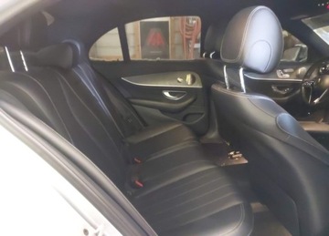 Mercedes Klasa E W213 Kombi Facelifting 2.0 E300 258KM 2021 Mercedes-Benz Klasa E 2021r., E 350 4matic, 2L, od ubezpieczalni 2.0 259KM, zdjęcie 7
