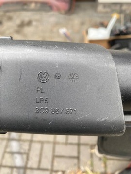 PASSAT B6 ROLETA KUFRU 3C9867871