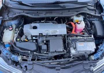 Toyota Auris II Hatchback 5d Facelifting 1.8 Hybrid 136KM 2015 Toyota Auris 1.8 VVT-i Hybrid 2015r po liftingu navi kamera 1.8 Hybryda, zdjęcie 7