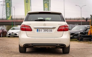 Mercedes Klasa B W246 Sports Tourer 250 BlueEFFICIENCY 211KM 2015 Mercedes-Benz Klasa B Mercedes-Benz Klasa B W246 250 4-Matic 211KM 2.0, zdjęcie 6