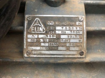 Двухножевой строгальный станок австрийской компании Graf.