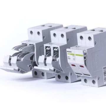 Держатель предохранителя цилиндрический 10x38 AC Ex9F 3P 32A Noark 104477