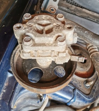 LANCER 2.0 16V 03-08 ČERPADLO SERVA KYB ORIGINÁLNÍ