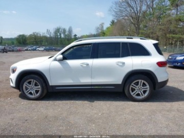 Mercedes GLB 2022 Mercedes-Benz GLB 2022 MERCEDES-BENZ GLB 250 4MATIC 2.0 Benzyna 221KM, zdjęcie 12