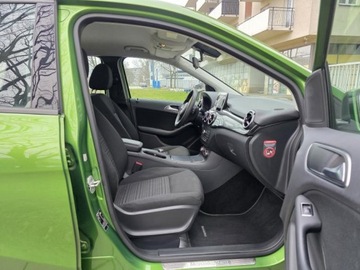 Mercedes Klasa B W246 Sports Tourer Facelifting 1.6 180 122KM 2017 MERCEDES B180, 1,6l benzyna 122KM Automat Niski przebieg: 103,232km, zdjęcie 28