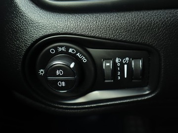 Jeep Renegade SUV Facelifting 1.3 GSE T4 Turbo 150KM 2019 Jeep Renegade 1.3 T-GDI, Salon Polska, Automat, zdjęcie 18