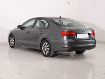 Volkswagen Jetta VI Sedan 1.6 TDI CR DPF 105KM 2011 VW Jetta 1.6 TDI, Klima, Klimatronic, Parktronic, zdjęcie 3