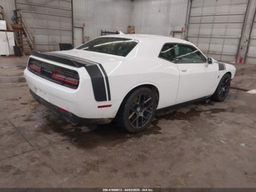 Dodge Challenger III 2016 Dodge Challenger RT Scat Pack 2016 6.4l 6.4 Benzyna 485KM, zdjęcie 5