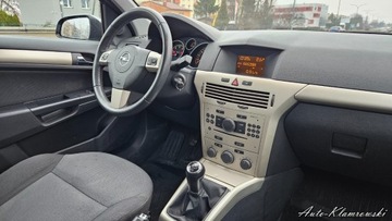 Opel Astra H Hatchback 5d 1.4 TWINPORT ecoFLEX 90KM 2007 Opel Astra Opel Astra III 1.4 Benz Klima II kpl opon 1.4 Benzyna 90KM, zdjęcie 12
