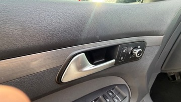 Volkswagen Touran II 2.0 TDI 140KM 2015 Volkswagen Touran Raty 2.0 tdi DSG-Automat Navi Caly w fabrycznym lakierze, zdjęcie 33