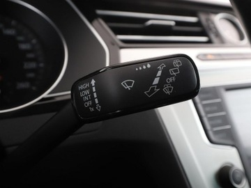 Volkswagen Passat B8 Variant 1.4 TSI BlueMotion Technology ACT 150KM 2016 Volkswagen Passat klima auto navi grzane fotele, zdjęcie 31