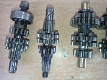 ДЕТАЛИ ДВИГАТЕЛЯ - ТРАНСМИССИЯ - JAWA 50 - ROMET OGAR 200