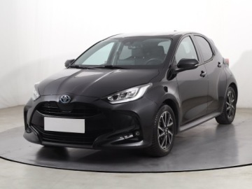 Toyota Yaris IV Hatchback 1.5 Hybrid Dynamic Force 116KM 2022 Toyota Yaris 1.5 VVT-i Hybrid, Salon Polska, zdjęcie 1