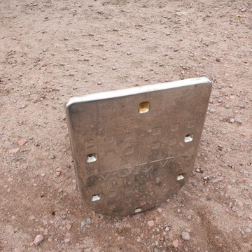 МЕТАЛЛИЧЕСКАЯ КРЫШКА ДЛЯ КАТАЛИТИЧЕСКОГО НЕЙТРАЛИЗАТОРА VOLVO FH 4 FM