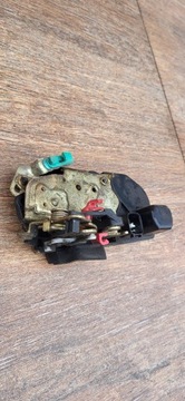 JEEP CHEROKEE KJ 01-07 ZÁMEK DVEŘE PRAVÝ ZADNÍ