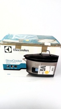 Мультиварка Electrolux ESC7400.