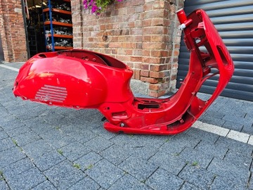 Piaggio Vespa GTS 125 rama buda karoseria