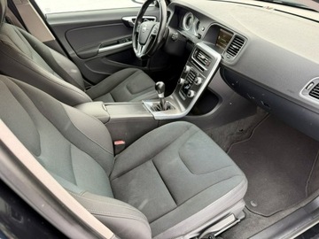 Volvo V60 I Kombi 2.0 D3 163KM 2012 Volvo V60 R-Design 2.0d D4 163KM 5cylinów Manual, zdjęcie 12