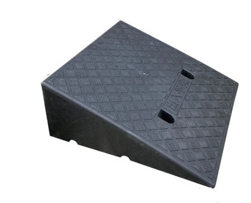 АВТОМОБИЛЬ ПРОЕЗДАЛ 19 СМ ДО БОРДЮРА НА ПОДЪЕЗДЕ С БОРДЮРА