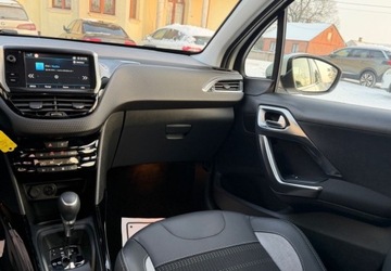 Peugeot 2008 I SUV Facelifting 1.2 PureTech 110KM 2017 Peugeot 2008 1.2 Benzyna 110KM, zdjęcie 10