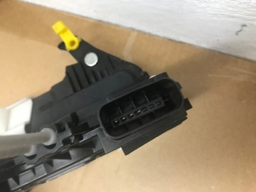 KIA OPTIMA III ZÁMEK DVEŘE LEVÝ ZADNÍ 4 PIN EVROPA