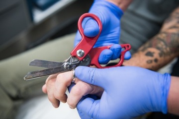 Мультитул Leatherman Raptor Response Red + БЕСПЛАТНО