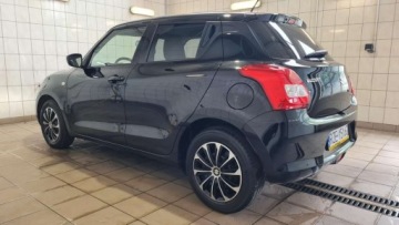 Suzuki Swift VI Hatchback 1.2 DualJet SHVS 90KM 2020 Suzuki Swift 1,2 DualJet SHVS, Hybrid 90 KM, 71 Tys.km, Gwarancja 1.2 90KM, zdjęcie 3