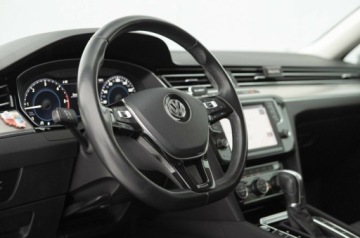 Volkswagen Passat B8 Limousine 2.0 TDI BlueMotion SCR 190KM 2017 Volkswagen Passat Highline 2.0 TDI 190 KM DSG Salon Polska Autotrade, zdjęcie 18