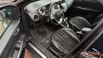 Lancia Delta III Hatchback 1.9 Twinturbo MultiJet 190KM 2011 Lancia Delta 1.9jtd 190KM max wersja asyst parkowania ledy xenon skora 1.r, zdjęcie 12