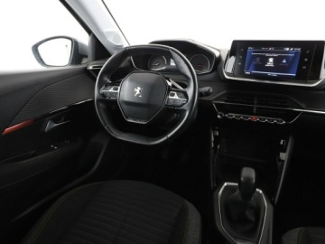 Peugeot 208 II Hatchback 1.2 PureTech 75KM 2019 Peugeot 208 pdc klimatyzacja manual niski przebieg, zdjęcie 15