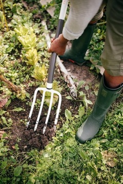 Nohel Garden widły FISKARS WHITE lekkie grawerowanie 1070715