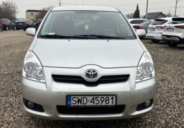 Toyota Corolla Verso AR10 2.2 D-4D 136KM 2009 Toyota Corolla Verso 2009 r. 2.2 Diesel 136KM, zdjęcie 7