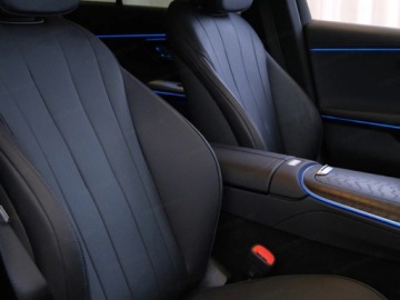 Mercedes Klasa E W214 Sedan 2.0 220d 197KM 2025 E Klasa 220 d Avantgarde 2.0 (197KM) 2025, zdjęcie 5