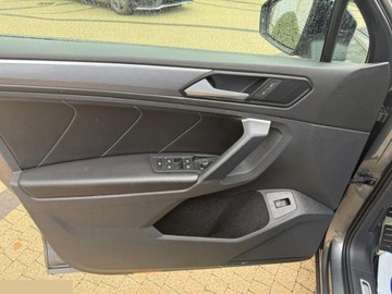 Volkswagen Tiguan II SUV 2.0 TDI 150KM 2020 Volkswagen Tiguan 2.0 TDI R-Line DSG 150KM 2020r, zdjęcie 31