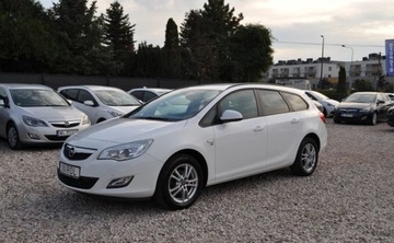 Opel Astra J Sports Tourer 1.4 Twinport ECOTEC 100KM 2012 Opel Astra 150 JAHRE Benzyna Tempomat Cz. parkowania Klimatyzacja 1.4 100KM