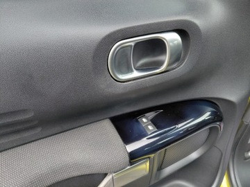 Citroen C4 Cactus Crossover 1.2 PureTech 82KM 2015 Citroen C4 Cactus Klimatyzacja Alu PDC Tablet 1.2 Benzyna 82KM, zdjęcie 8