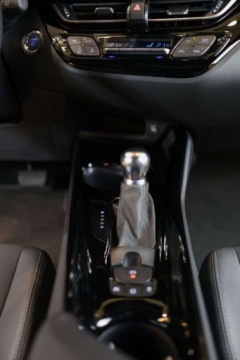 Toyota C-HR I Crossover Facelifting 1.8 Hybrid 122KM 2022 Toyota C-HR 1.8 Hybrid Style 1.8 Hybryda 122KM, zdjęcie 21