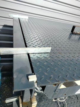 Погрузочная рампа 1,50 м х 2,50 м, возможность 6 тонн