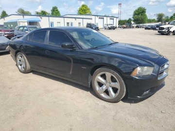 Dodge Charger V 2014 Dodge Charger 2014 Dodge Charger 4dr Sdn RT Plus RWD 5.7 Benzyna 370KM, zdjęcie 3