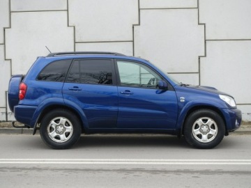 Toyota RAV4 II 2.0 16V D-4D 116KM 2005 Toyota RAV-4 2.0D4D116KM/4X4/Długie Opłaty, zdjęcie 2