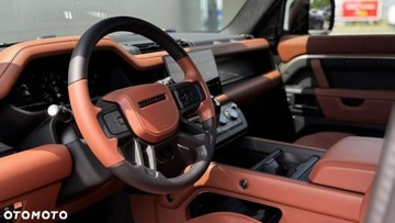 Land Rover Defender IV (L663) 2025 Land Rover Defender Land Rover Defender 4.4 P635 V8 mHEV Octa 4.4 Hybryda, zdjęcie 11