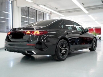 Mercedes Klasa E W214 Sedan 2.0 220d 197KM 2025 E Klasa 220 d 4-Matic AMG 2.0 (197KM) 2025, zdjęcie 3